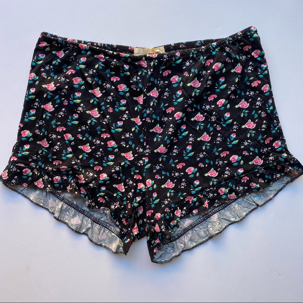 NWT Wet Seal Floral Shorts S